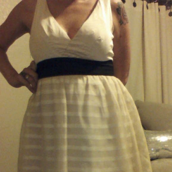 Dress - Picture 1 of 3